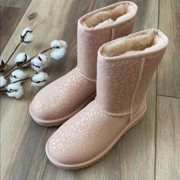🌿UGG🌿CLASSIC SNOW LEOPARD BOOTS - Picture 6 of 15